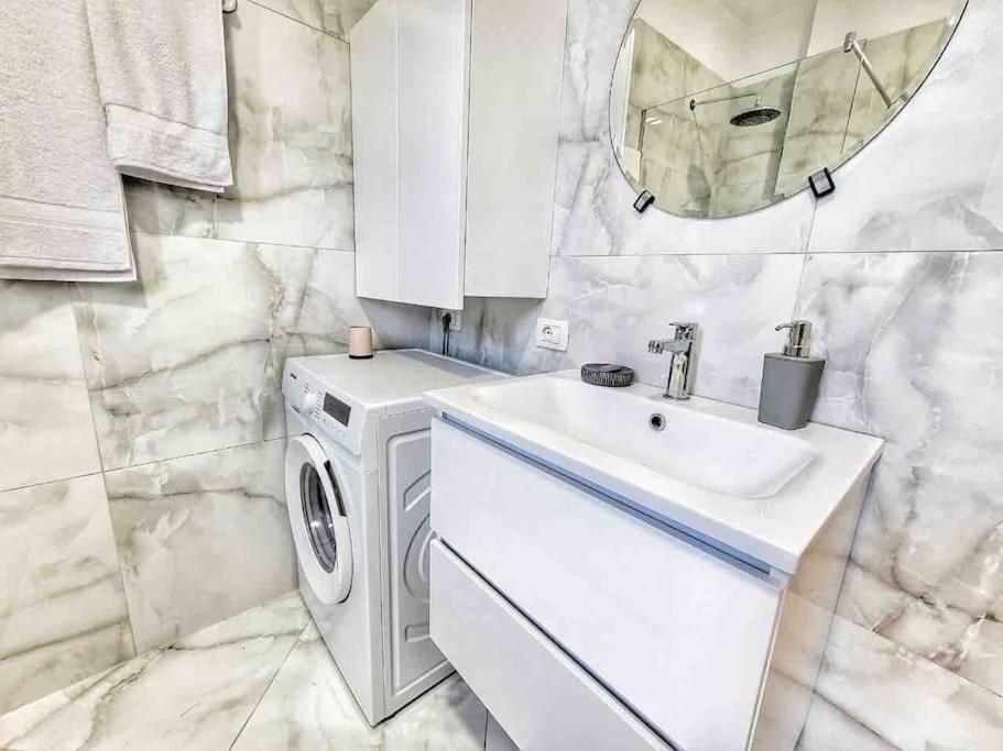 53° Bs Skanderbeg City Center Comfort Tirana Zewnętrze zdjęcie